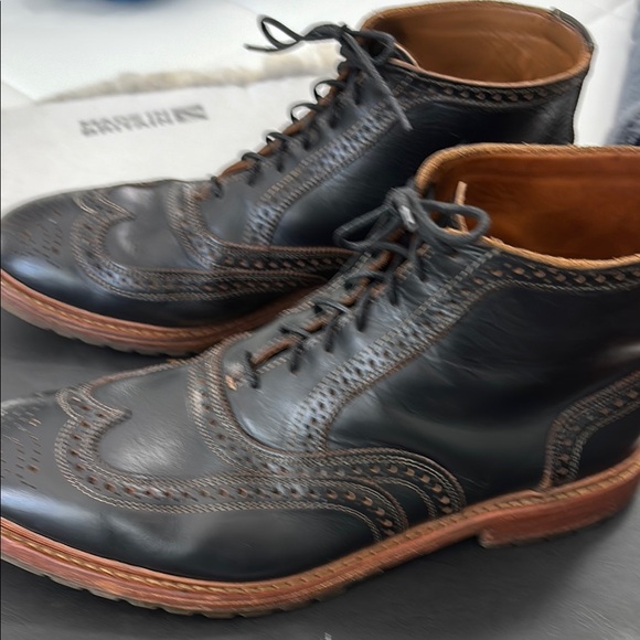 Allen Edmonds Men\'s Black Leather Wingtip Boots main image 7